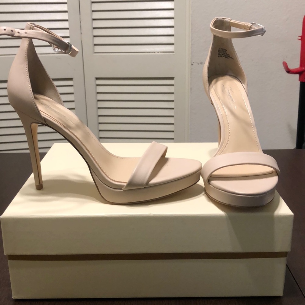 Brand New Vince Camuto Im-Preslyn Heel